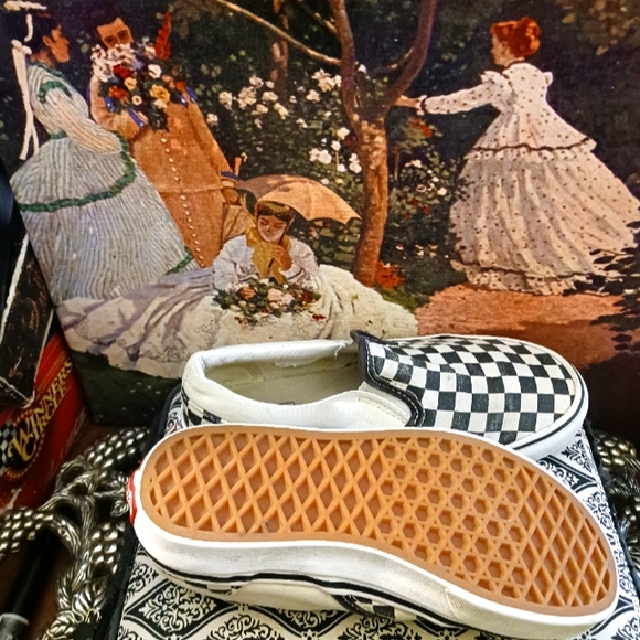 🤽🏀 VANS CLASSIC KIDS SNEAKERS 🎾 SIZE 7.5 KIDS,👟👟A NICE GIFT ITEM.🛍 - Picture 7 of 8